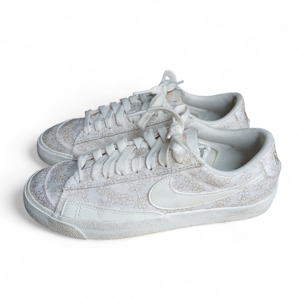 Niker Blazer Low Women's Size 8 White Floral Sneakers - Picture 4 of 10
